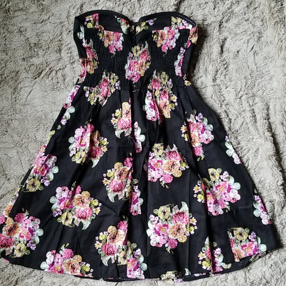 Floral Dress - Picture 2 of 5